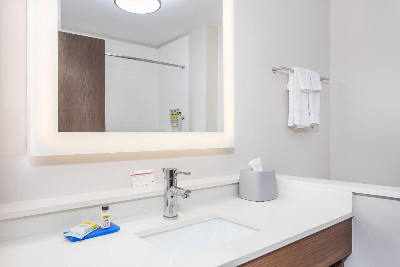 Holiday Inn Express Williamsburg By Ihg Экстерьер фото