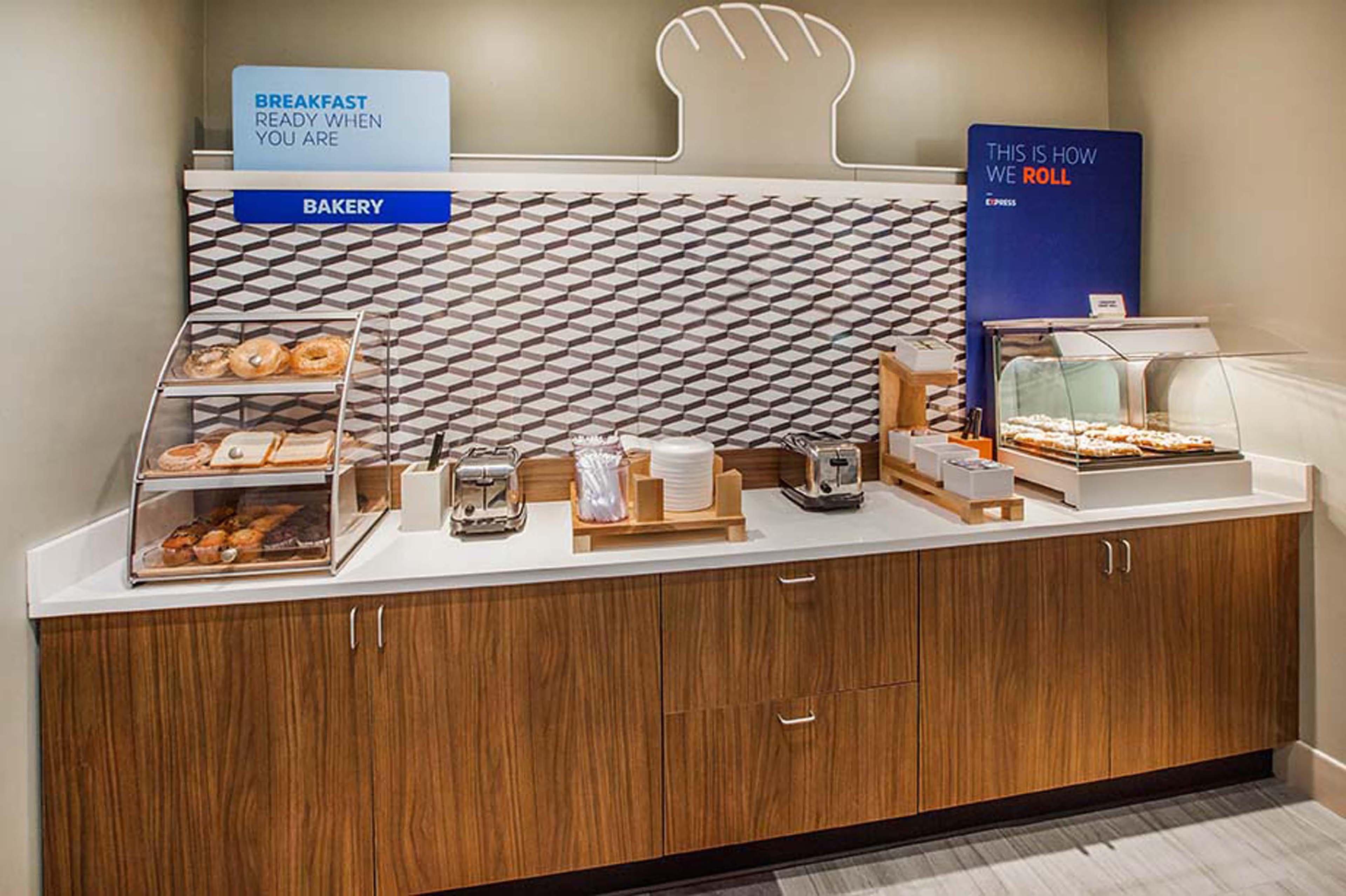 Holiday Inn Express Williamsburg By Ihg Экстерьер фото